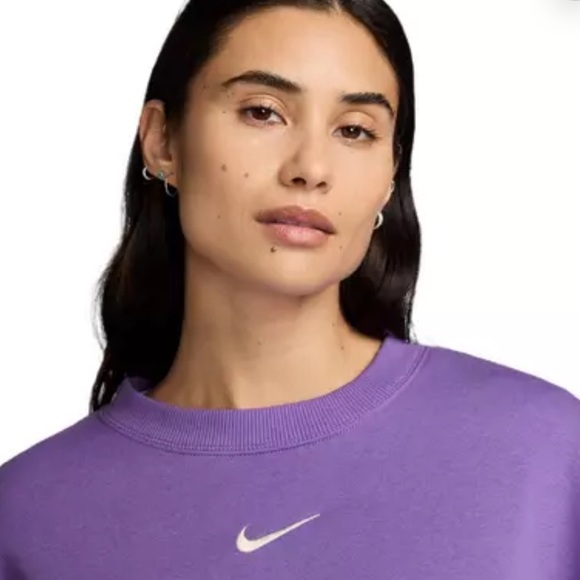 NWT Nike Purple Sweatshirt, Women’s Size Large - Picture 3 of 3